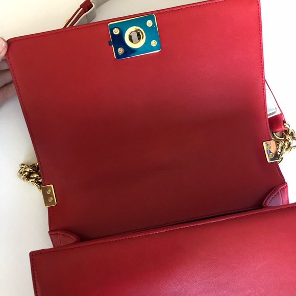 Chanel boy flap cube medium red bag - Picture 5 of 7
